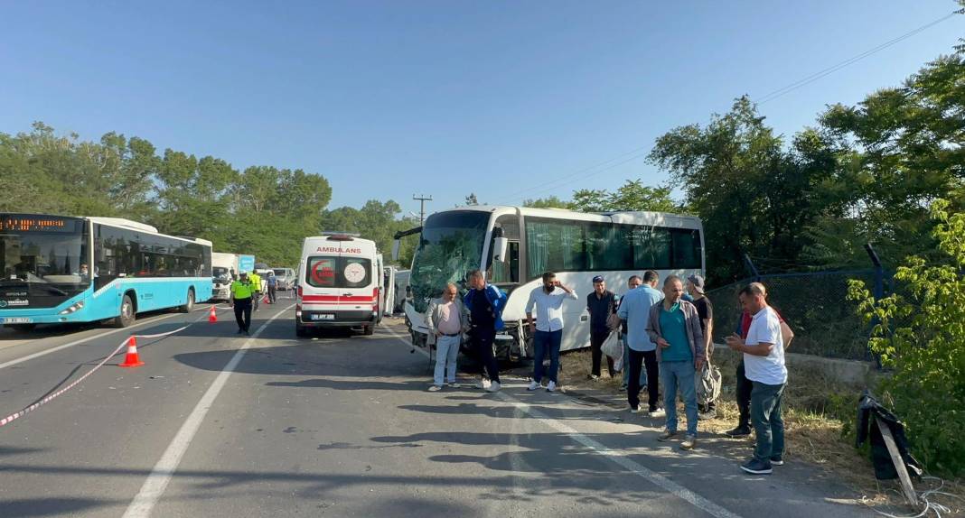 İşçi servisi ile minibüs kafa kafaya çarpıştı! Ölüler ve yaralılar var 6